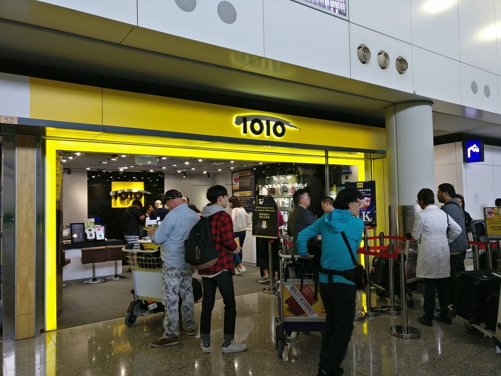 Getting a SIM card at Hong Kong International Airport